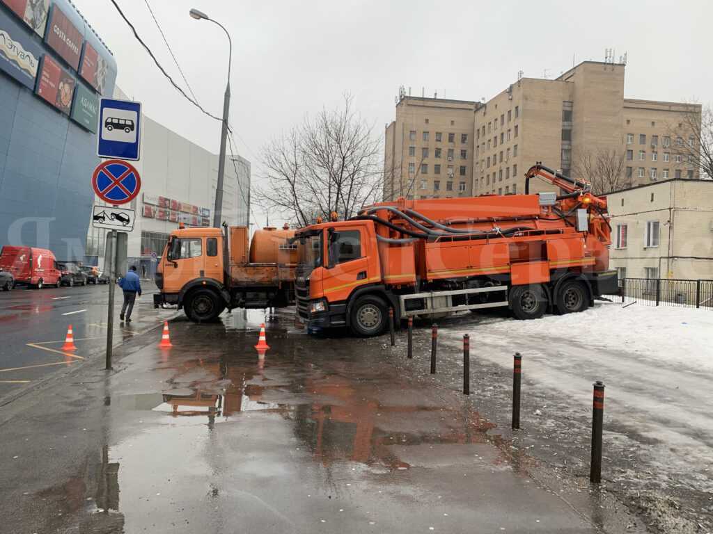 Чистка канализационных засоров в Москве
